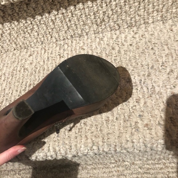 Heeled booties size 6.5 - Picture 6 of 7